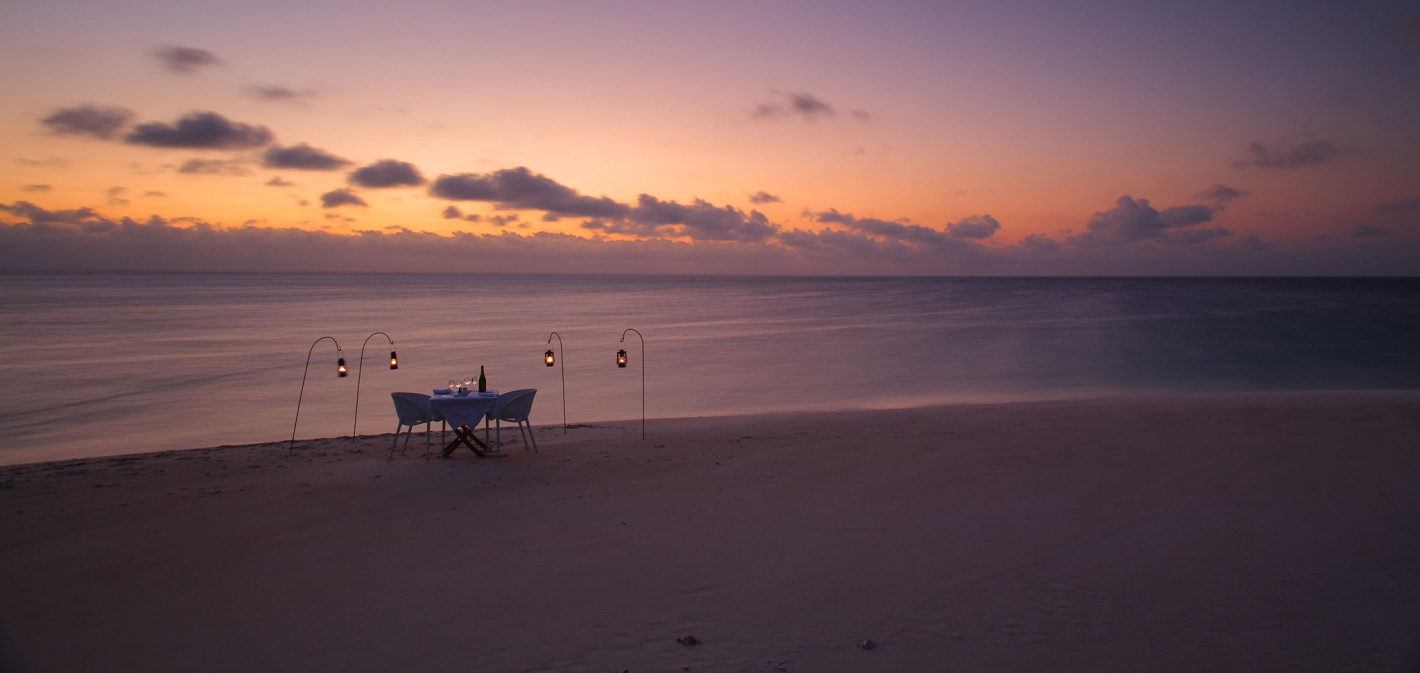 Mozambique-Azura-private-dinner-beach