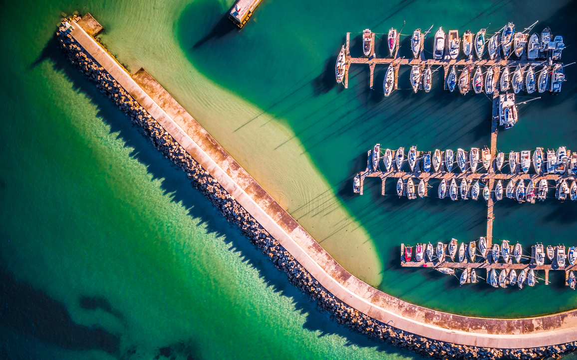 Vue aérienne d'un port protégé par un dolosse, Afrique du Sud