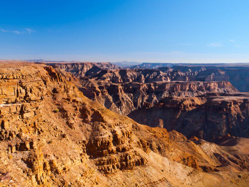 La route conduisant au Canyon Fish River en passant par Keetmanshoop et Quiver Tree Forest