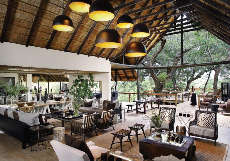 El salón principal de Londolozi Tree Camp