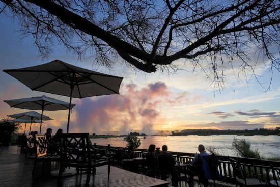 Atardeceres de ensueño junto a las cataratas Victoria