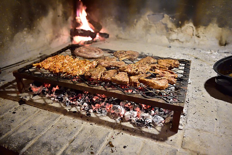 Churrasco, ou 'braai', servido em Ganora Guest Farm, na província do Cabo Oriental da África do Sul