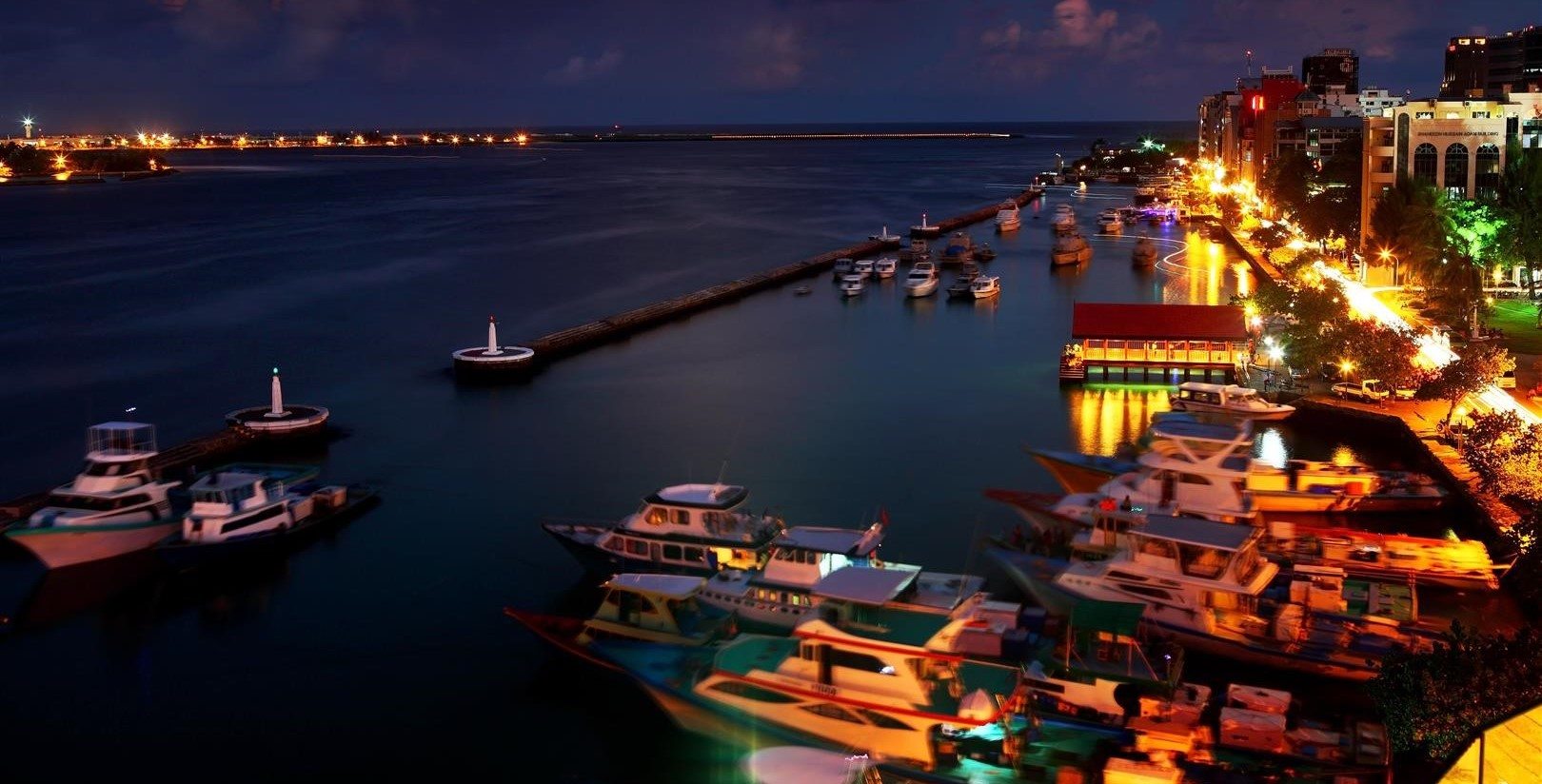 Male by night, Maldives