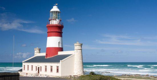 Farol em Cabo das Agulhas, África do Sul