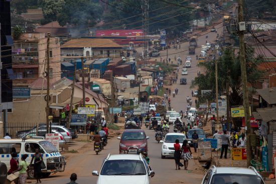 Reges Treiben in den Straßen von Kampala, Uganda