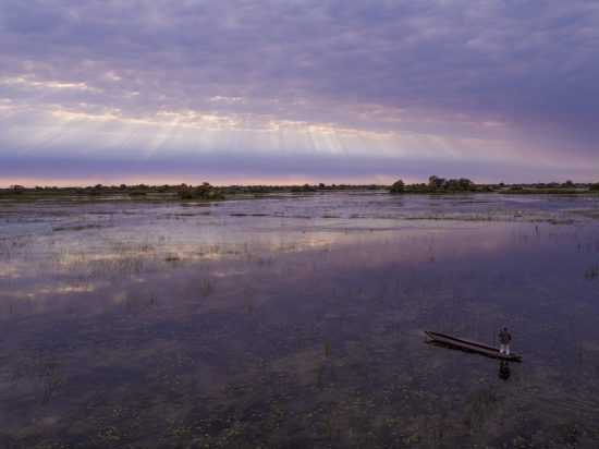 mokoro boat trip okavango delta botswana