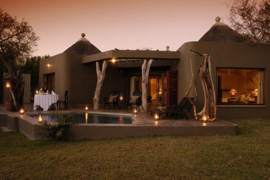 sabi sabi bush lodge outdoor area