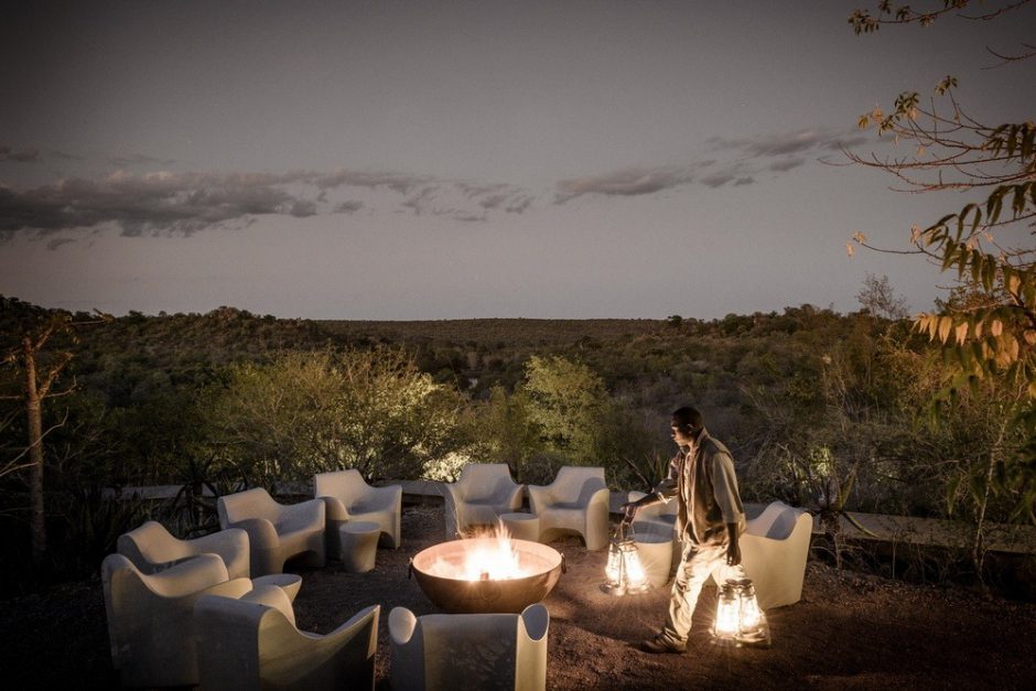 Jantar ao ar livre no Singita Lebombo Lodge