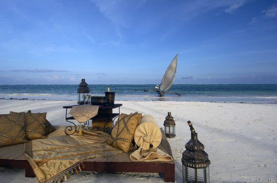 Entspannte Stunden am Strand von Sansibar