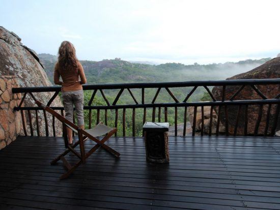 Aussicht von der Terrasse des Big Cave Camp