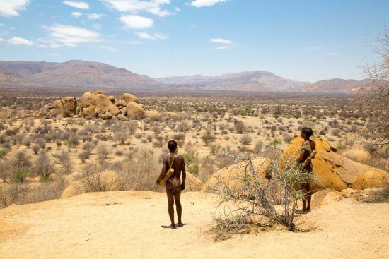 Buschmänner in der Steppe