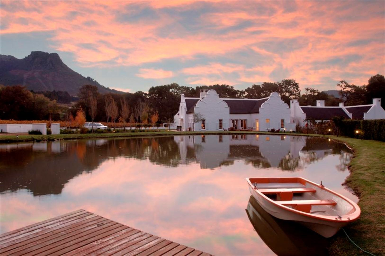 There are many beautiful wineries in the Cape Winelands