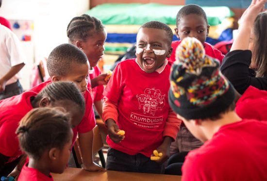 Fröhliche Kinder im Khumbulani EduCare Centre