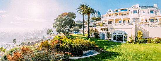 Die luxuriöse Villa Ellerman House in Kapstadt mit Garten im Sonnenschein