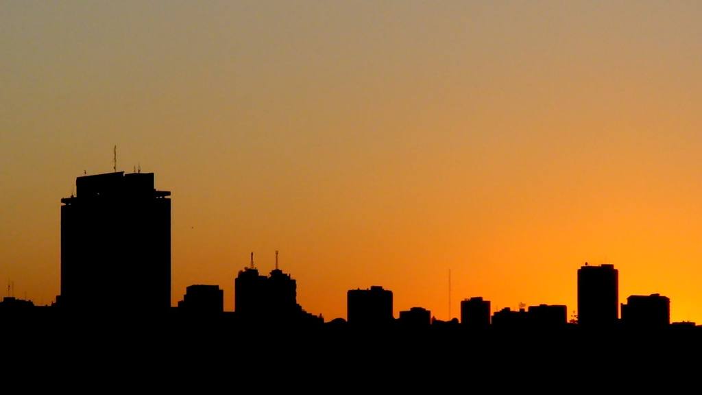 Skyline Mapute bei Sonnenuntergang