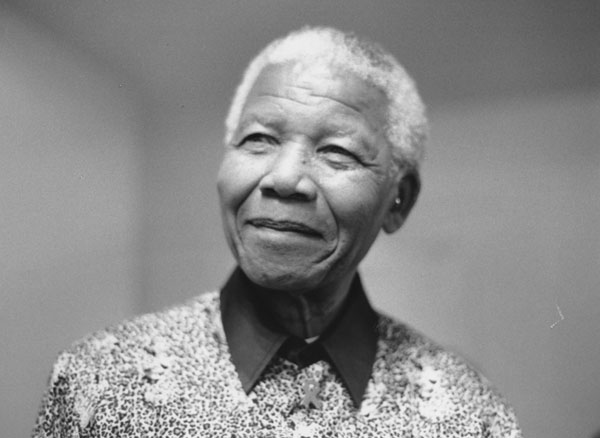 Schwarzweiß Portrait von Nelson Mandela