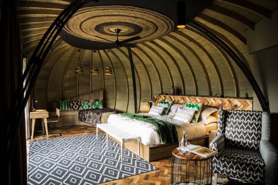 Eine der schönsten Unterkünfte in Ruanda: Das stylische Interieur der Bisate Lodge