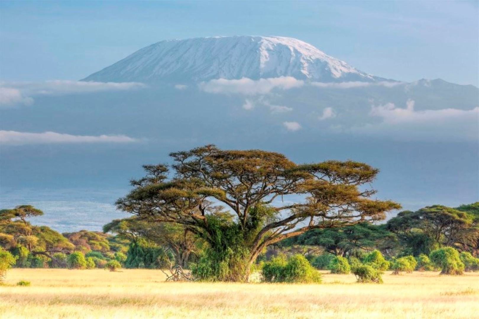 El monte Kilimanjaro es una de las maravillas naturales de África