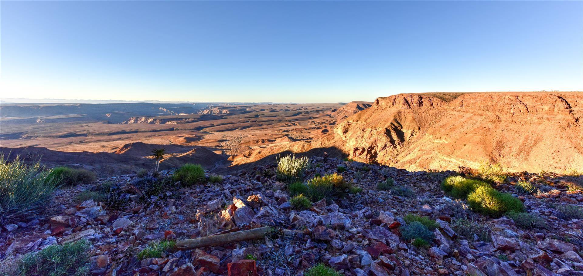 Fish River Canyon et grands espaces dans le sud de la Namibie.