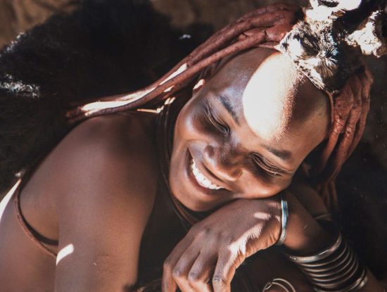 Los tradicionales peinados de las mujeres Himba