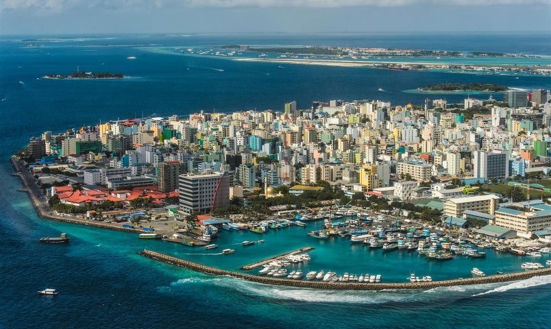 Die vielen Gebäude von Malé aus der Vogelperspektive - Reiseführer Malediven