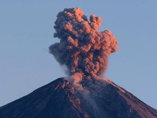 Ausbruch des Vulkans Piton de la Fournaise auf La Réunion