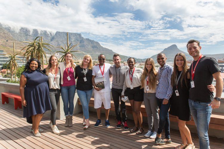 APOTY 2017 Photo souvenir avec Clement Kiragu sur la terrasse de Rhino Africa