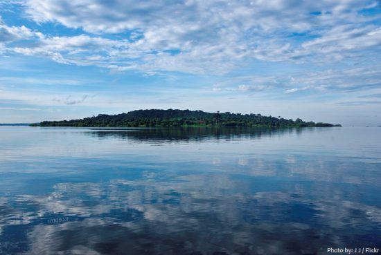 Le lac Victoria est le plus grand des lacs en Afrique. 