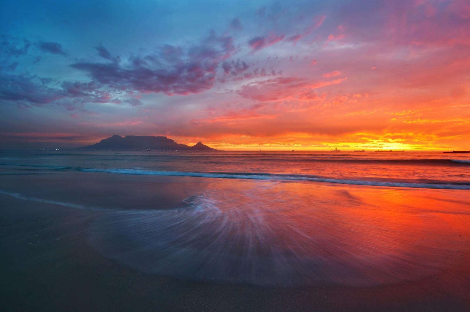 Coucher de soleil sur la Montagne de la Table, Le Cap, Afrique du Sud