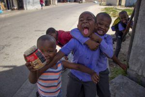 Enfants de Langa posant pour une photo