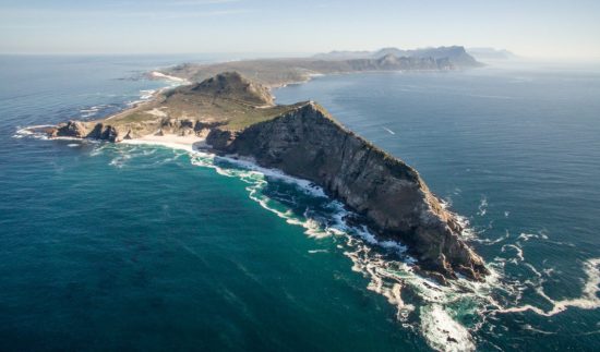 El Cabo de Buena Esperanza penetrando sobre el océando Atlántico