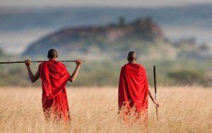 Guerriers Maasaï dans la région du Lac Manyara, Tanzanie