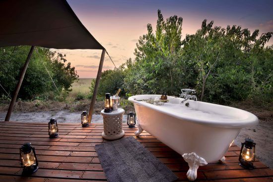 The luxurious outdoor bathroom at Linyanti Bush Camp