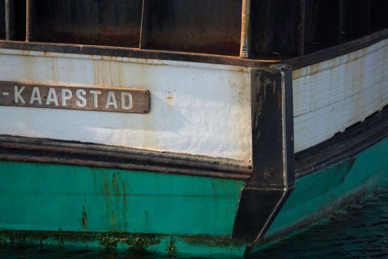 Bateau du port de Gansbaai sur la Route des Baleines en Afrique du Sud.