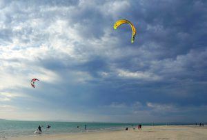 Kitesurfer in der Lagune von Langebaan