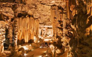 Practica espeleología en las cuevas de Oudsthoorn