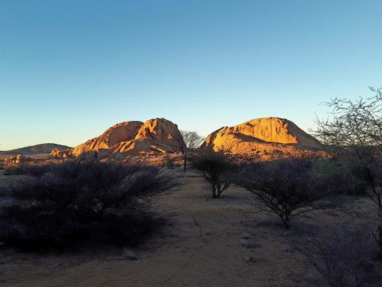 Amanece en Namibia