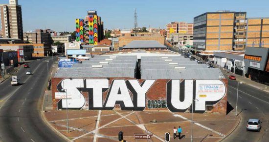 Uno de los coloridos muros del barrio de Maboneng 