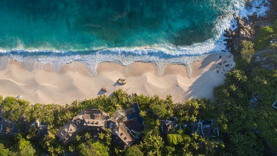 Foto aérea de Anse Intendance, praia remota em Mahe