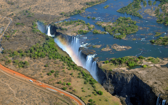 Cataratas Vitória vistas a partir de um helicóptero