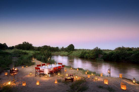 Atardeceres disfrutando de la excelente gastronomía ofrecida por Lion Sands River Lodge. 