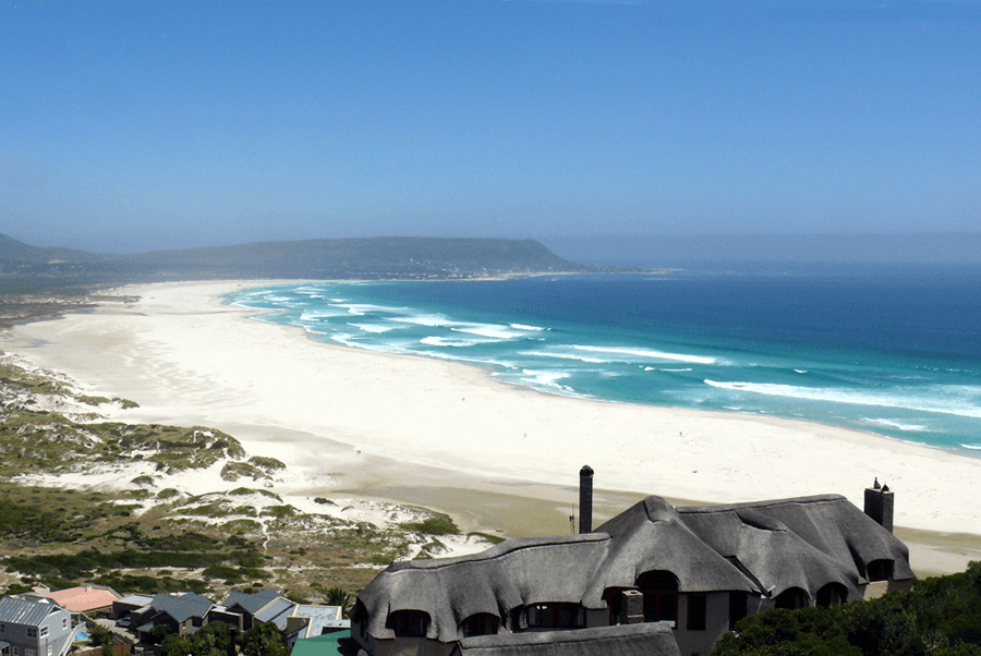 A praia de Noordhoek parece interminável e agrada a todos os tipos de visitantes