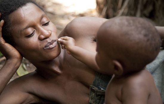 Bassin du Congo | Une femme et un enfant pygmées