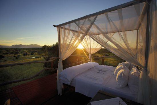 Das Sleepoutdeck im Kapama Private Game Reserve bei Sonnenuntergang