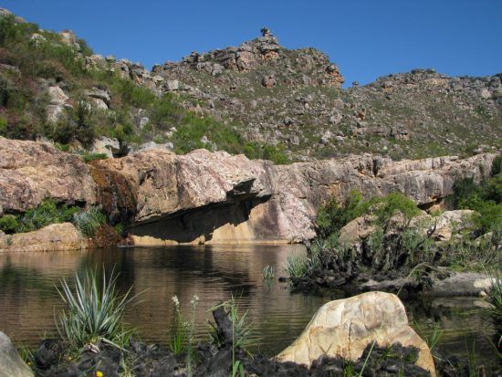 Ein Rock Pool beim Campingplatz Beaverlac