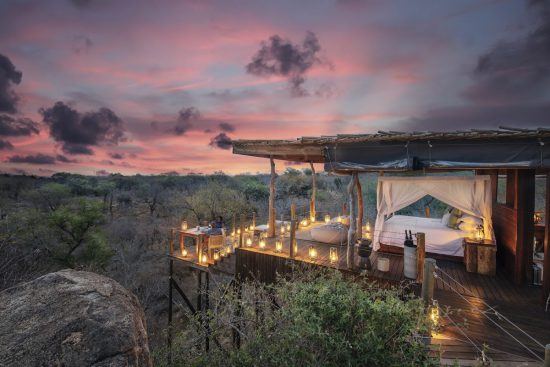 Baumhaus von Lion Sands bei Sonnenuntergang