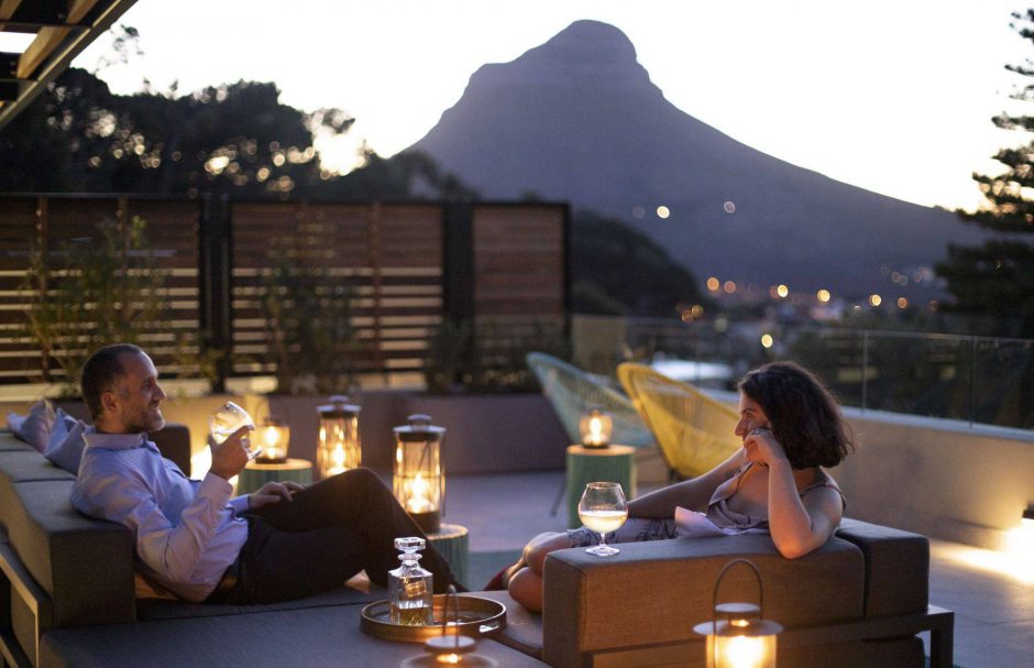 Los mejores hoteles en Ciudad del Cabo : El lugar perfecto al atardecer en el bar de la azotea de Camissa House