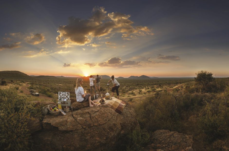 Romantisches Busch-Picknick nahe der Tuningi Safari Lodge im Madikwe Game Reserve