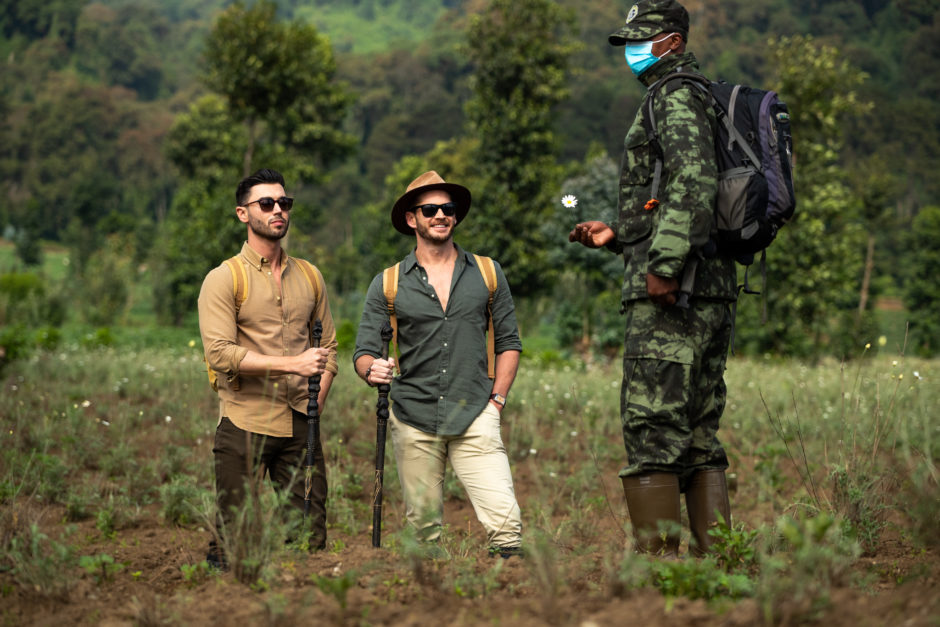 Guides begleiten Sie auf Ihrer Trekking-Tour und bringen Ihnen die Gorillas und ihren Lebensraum näher, ohne die Tiere in irgendeiner Form zu gefährden