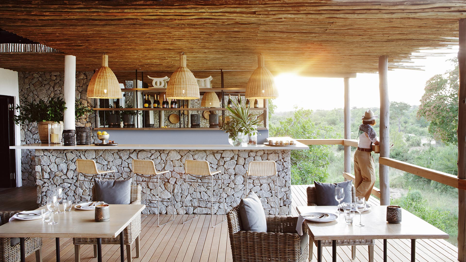 luxury interior and viewing deck at Londolozi 